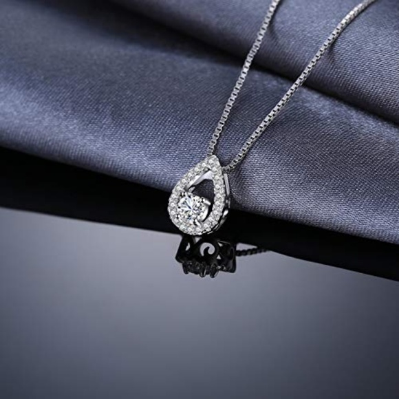 💋 Elegant Solitaire Pendant - 925 Sterling Silver - Picture 2 of 7